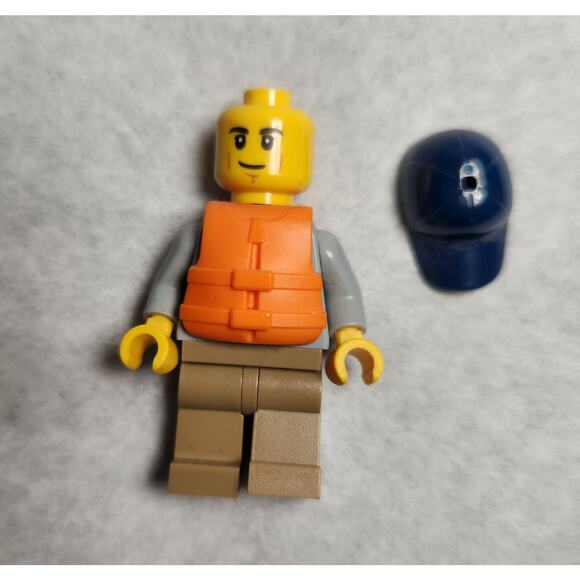 Lego Kayak Adventure 60240 Jeep Truck W/ Canoe And Minifigure Complete Pre-owned - Picture 4 of 7